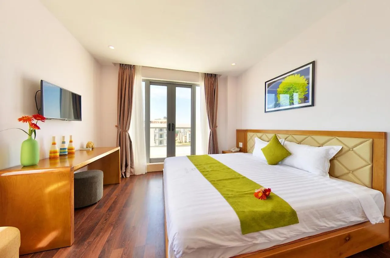 Ronal Hotel Дананг