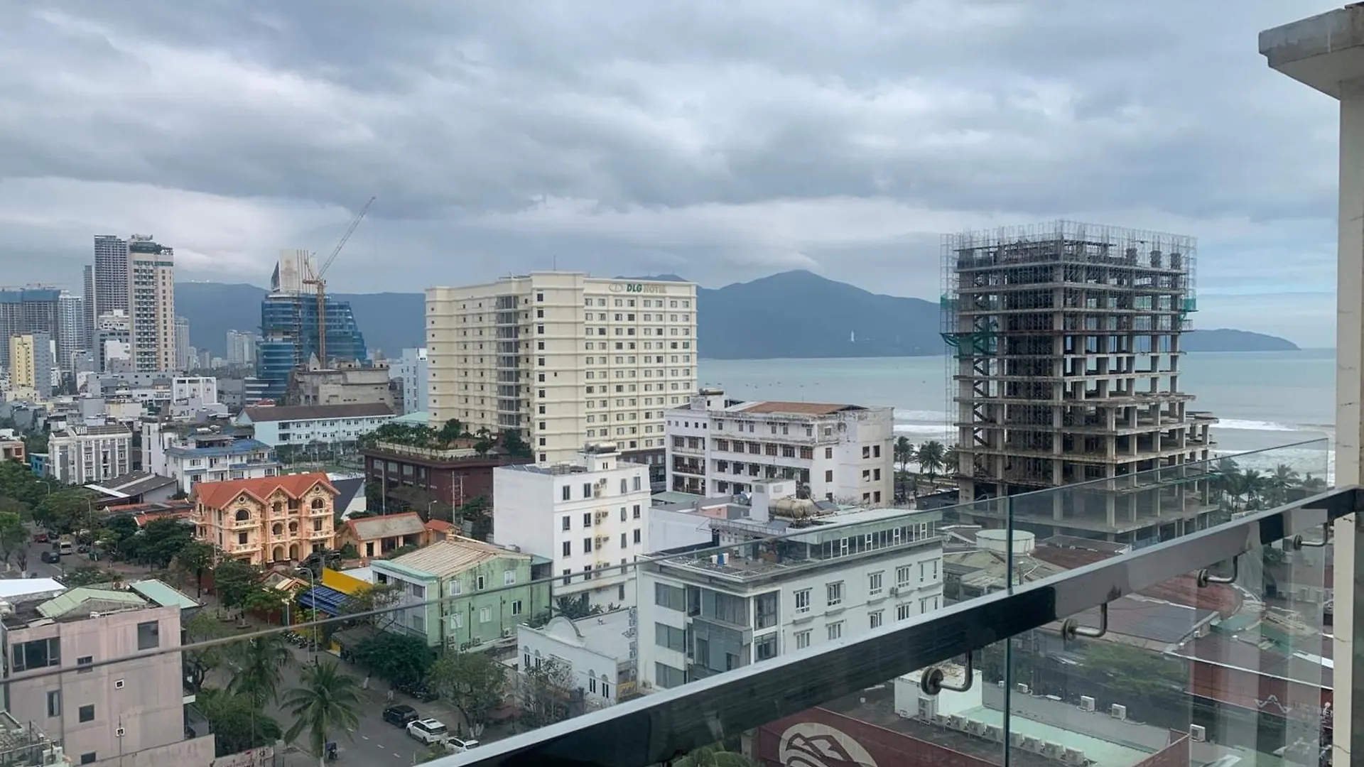 Ronal Hotel Дананг Апартаменты